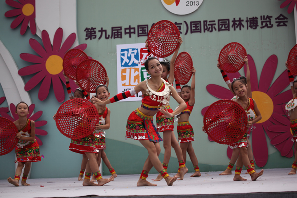 “欢动北京”2013国际青少年文化艺术交流周北京园博园启动